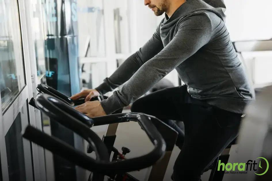 Como o spinning contribui para a perda de peso e tonificação muscular