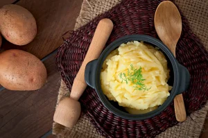 Purê de Batata Cremoso com Manteiga e Queijo